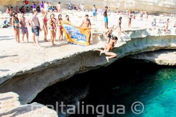 Maltalingua Englisch Sprachschule Sprung in den St Peter's Pool