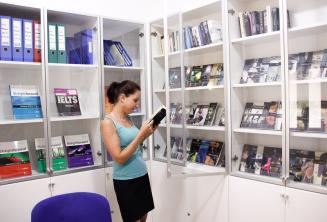 Kostenlos Bücher und DVDs in der Bücherei ausleihen